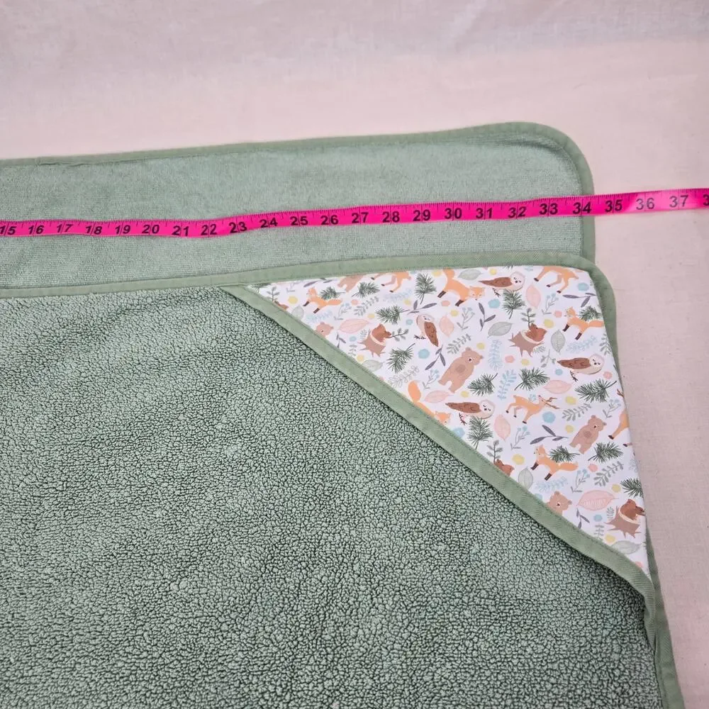 Norwex Kids Hooded Bath Towel Sage Green Woodland Print Microfiber (B)
